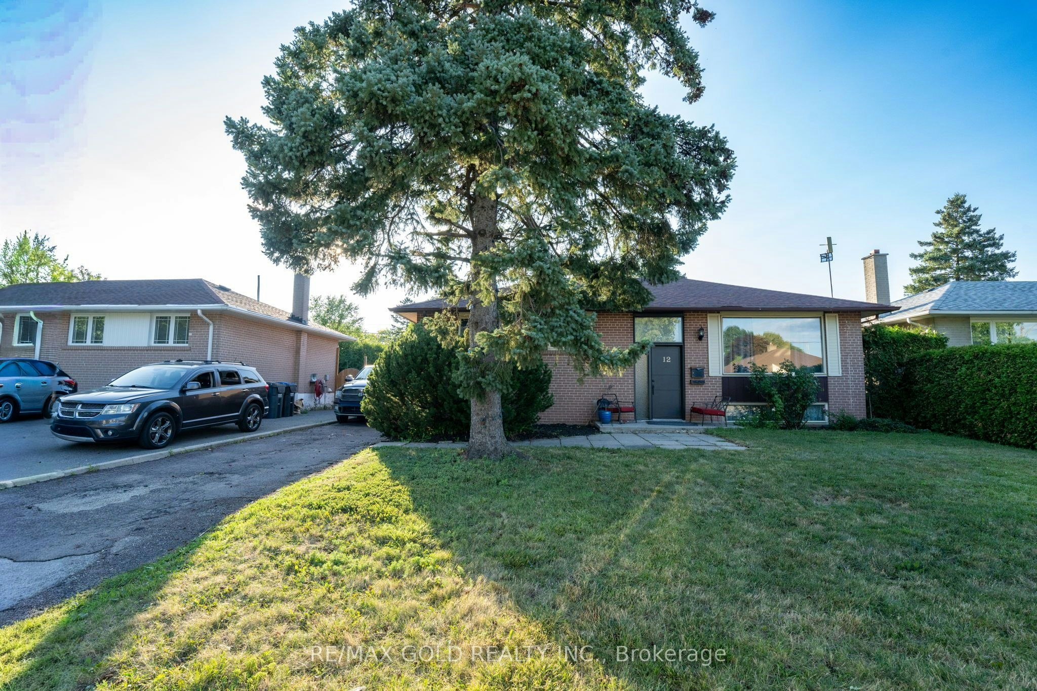 12 Alexandria Crescent, Brampton, ON, L6T 1N3