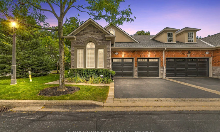 15-6439 Rivergate Place