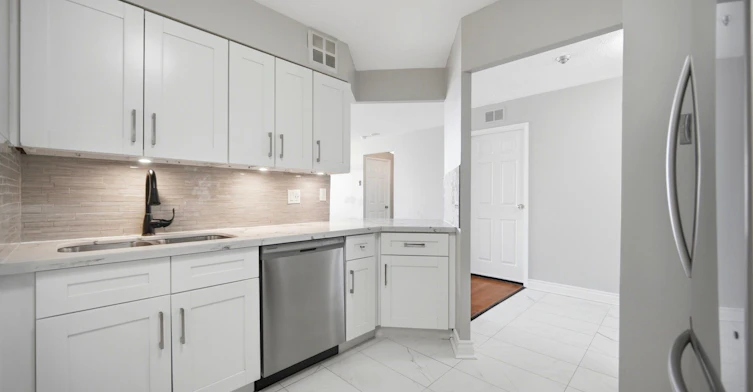 1812-3605 Kariya Drive, Mississauga, ON, L5B 3J4