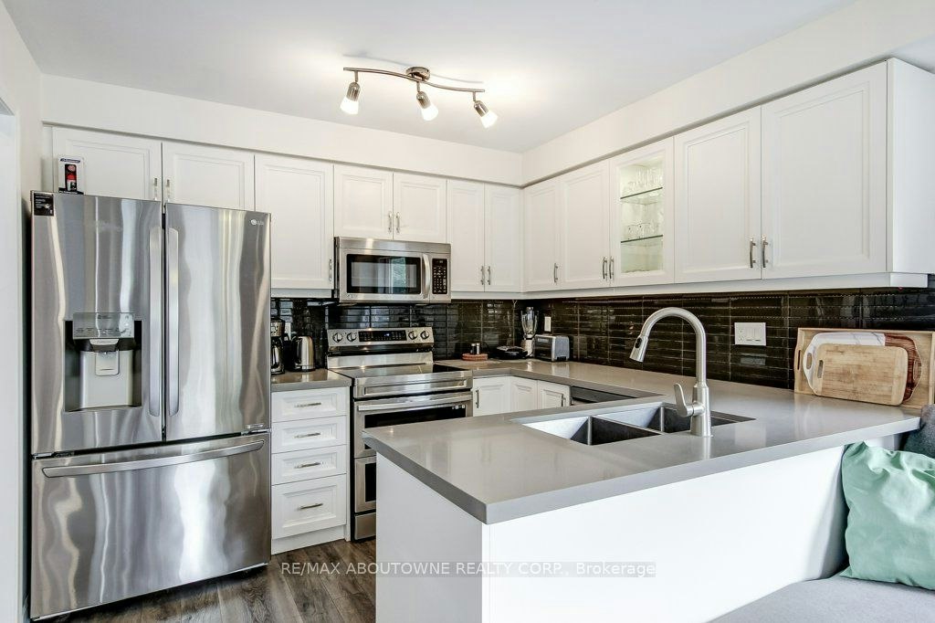 2183 Birchleaf Lane, Burlington, ON, L7L 6G8 - 8