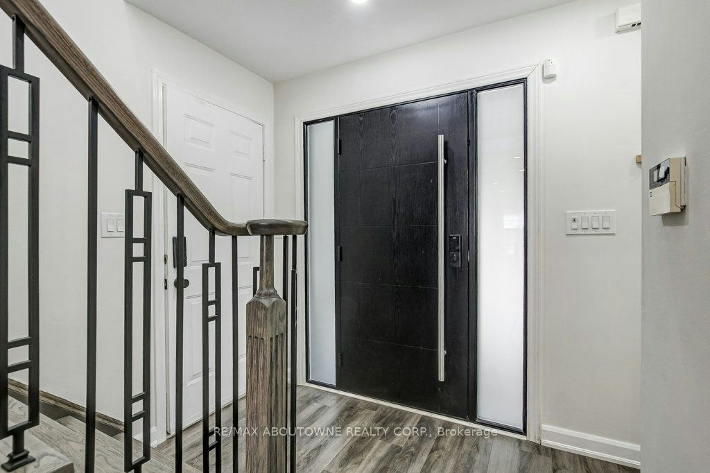 2183 Birchleaf Lane, Burlington, ON, L7L 6G8 - 3