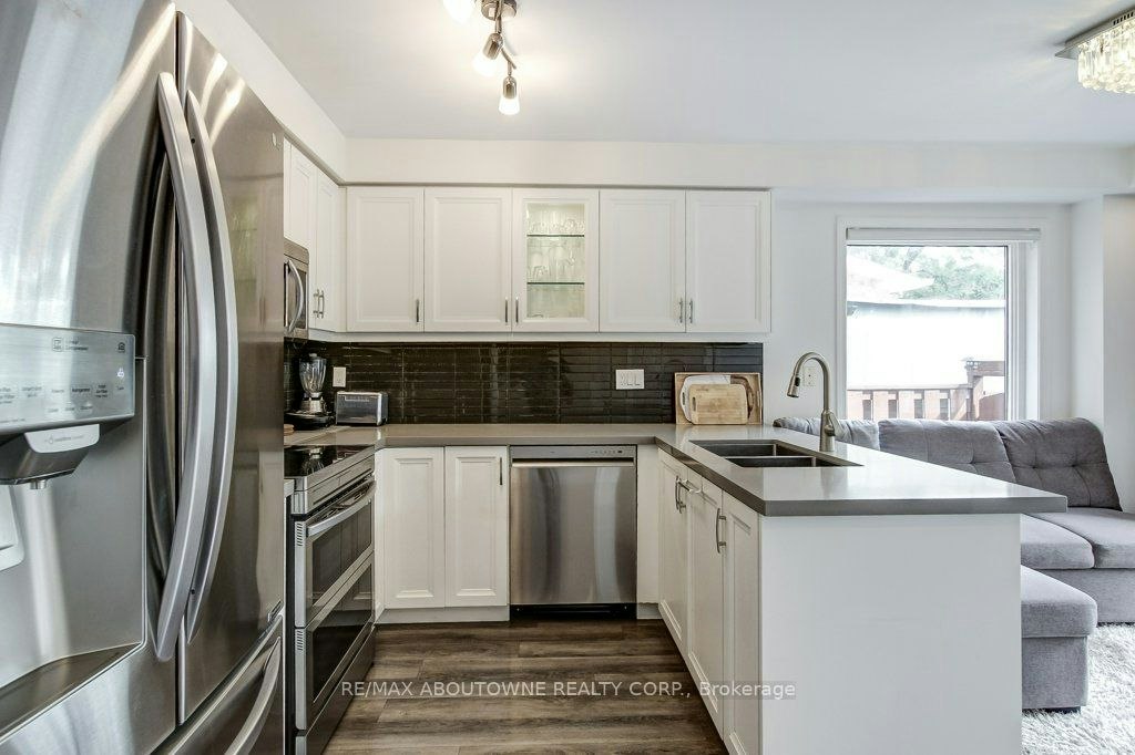 2183 Birchleaf Lane, Burlington, ON, L7L 6G8 - 9