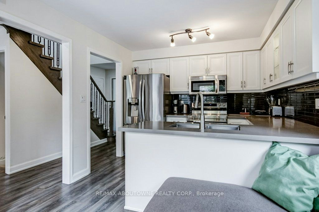 2183 Birchleaf Lane, Burlington, ON, L7L 6G8 - 12