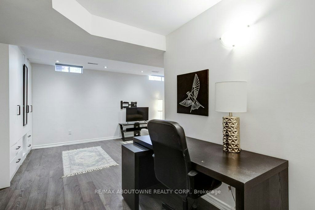 2183 Birchleaf Lane, Burlington, ON, L7L 6G8 - 34