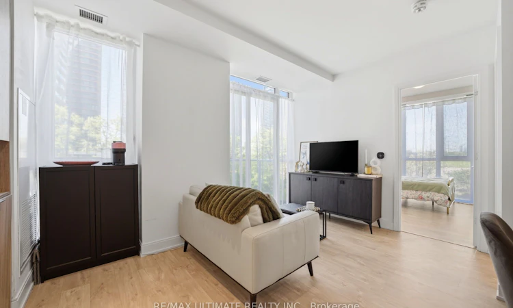 402-70 Annie Craig Drive