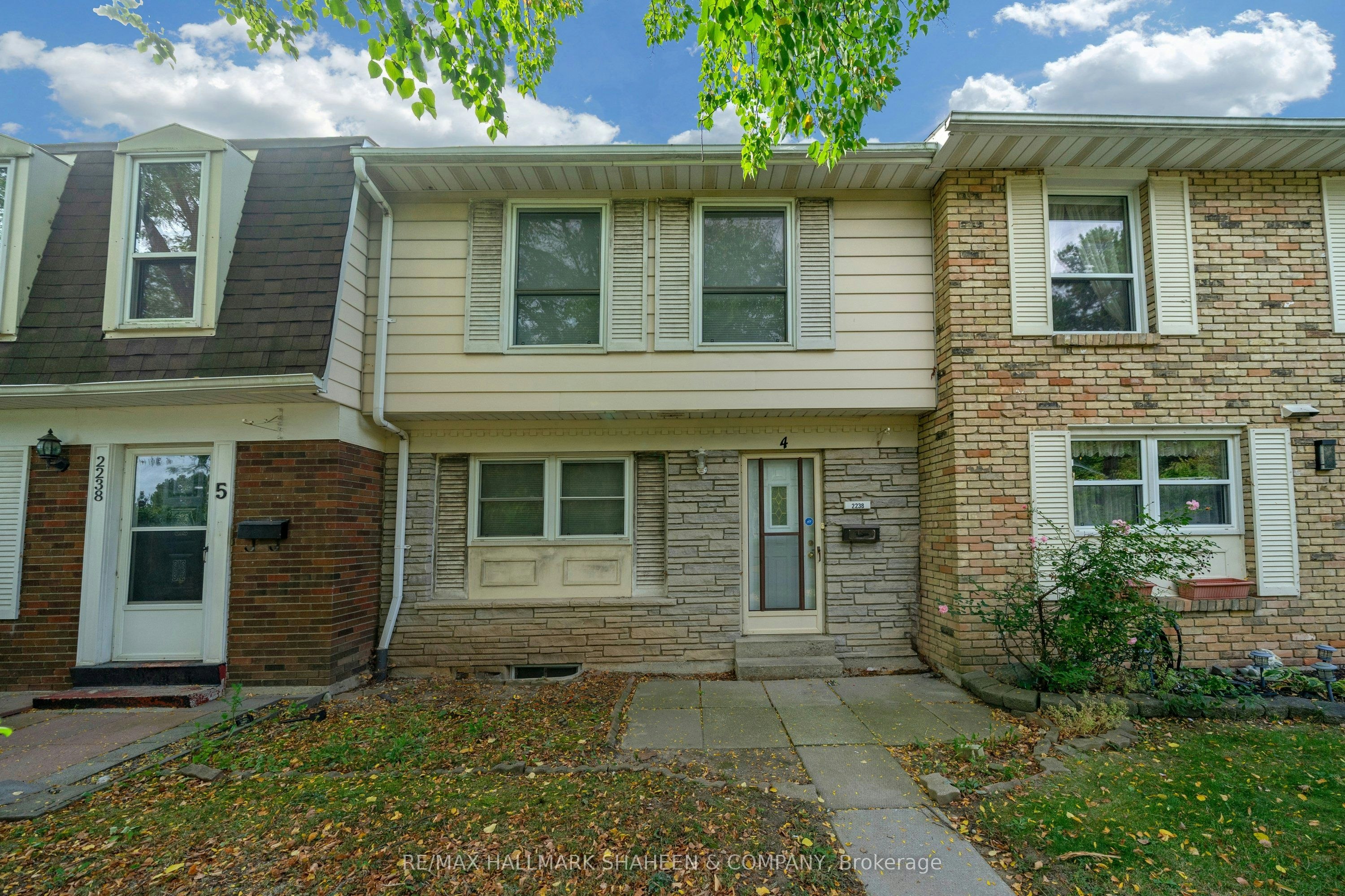 4-2238 Upper Middle Road, Burlington, ON, L7P 2Z9