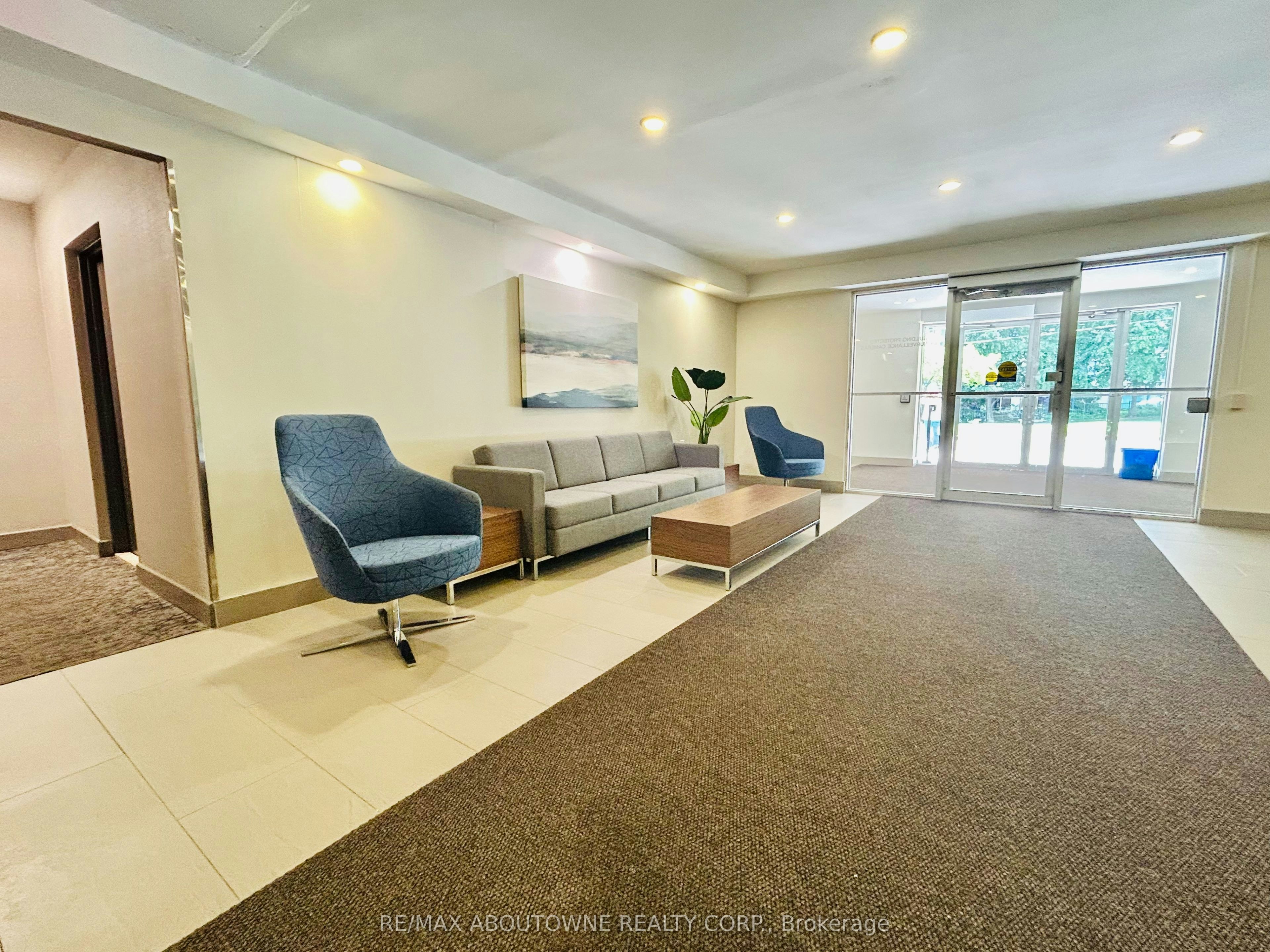 102-101 Millside Drive, Milton, ON, L9T 3C2 - 3