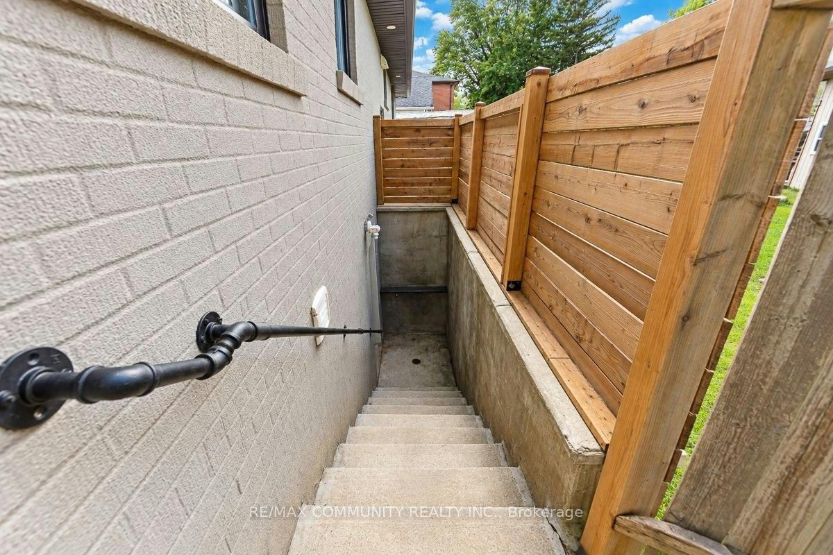 Bsmt-52 Maple Avenue, Halton Hills, ON, L7G 1X7 - 3