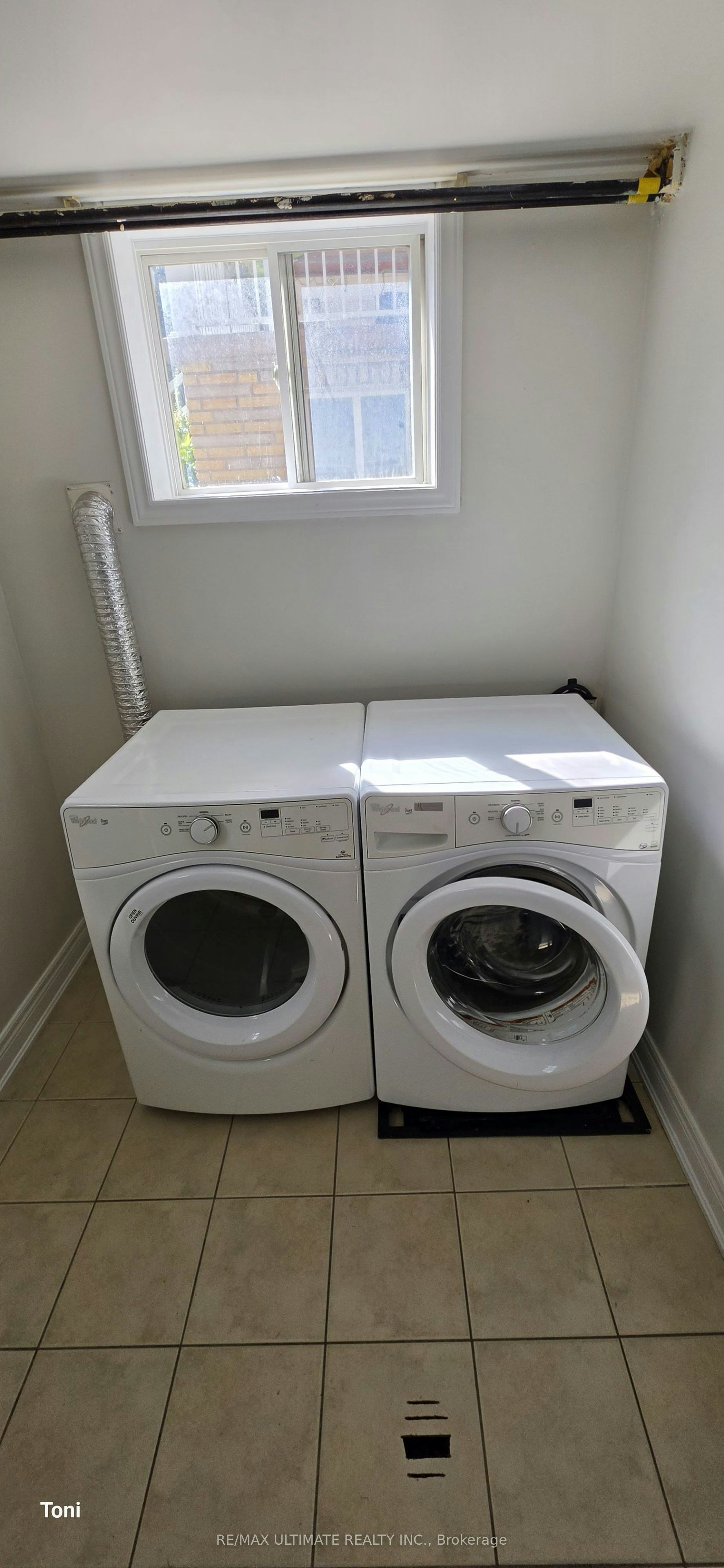 Bsmt-34 Peterborough Avenue, Toronto, ON, M6H 2K7 - 3