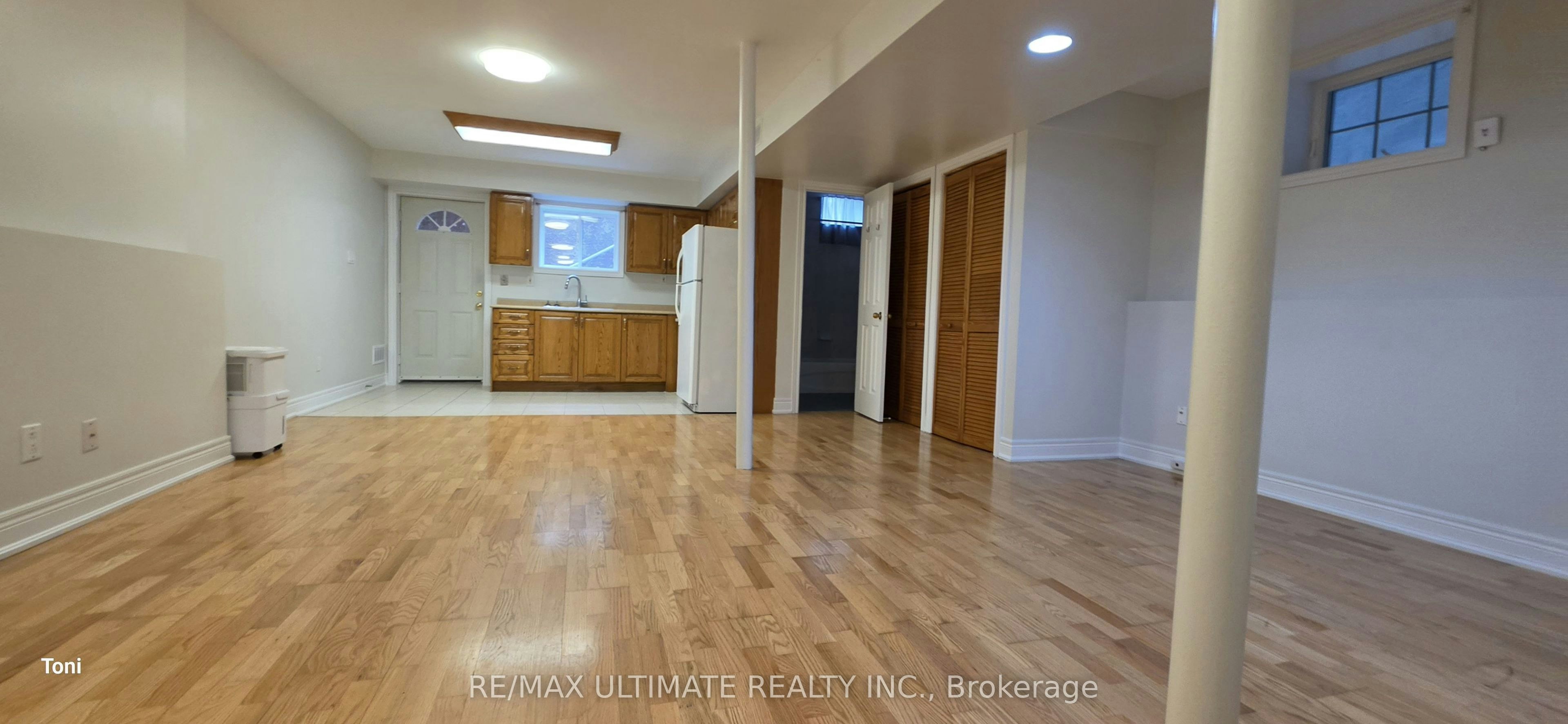 Bsmt-34 Peterborough Avenue, Toronto, ON, M6H 2K7 - 8