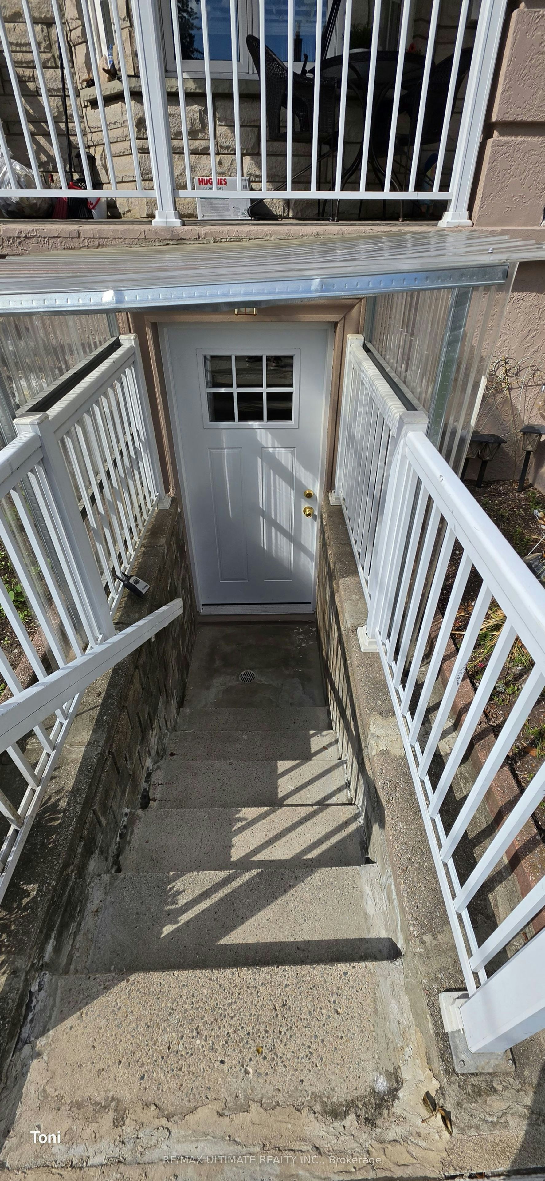 Bsmt-34 Peterborough Avenue, Toronto, ON, M6H 2K7 - 2