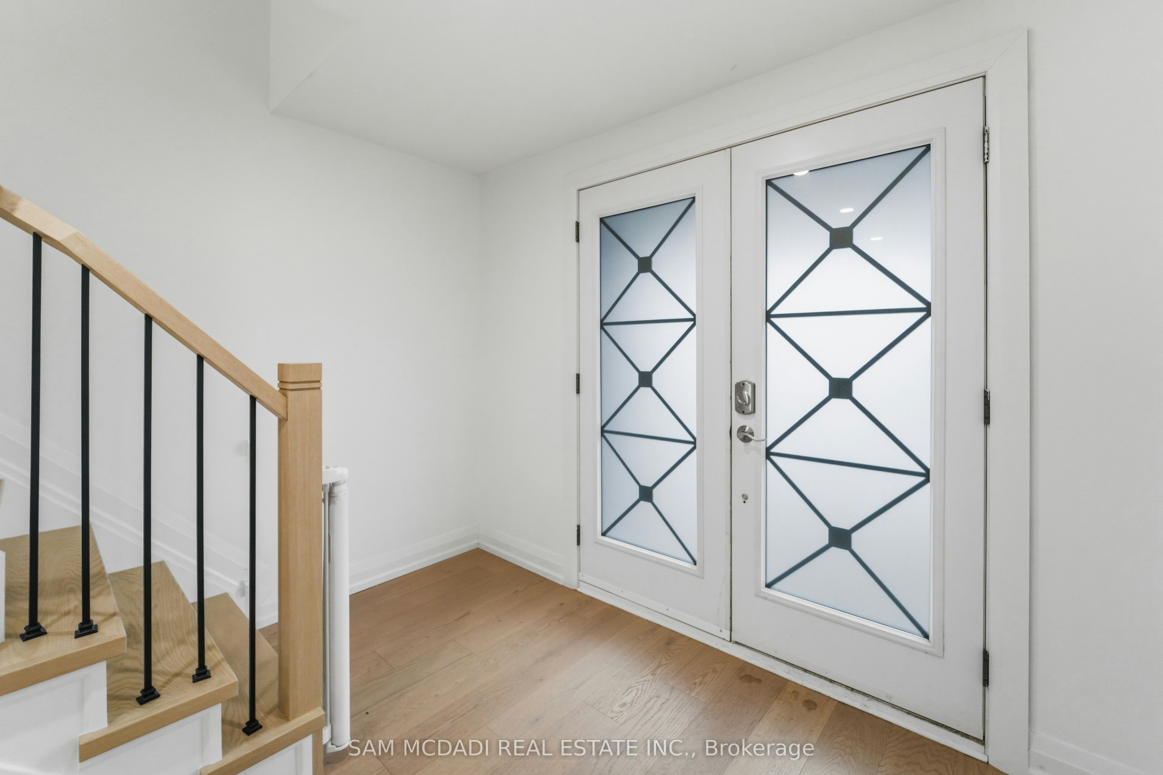 2290 Devon Road, Oakville, ON, L6J 5R4 - 4