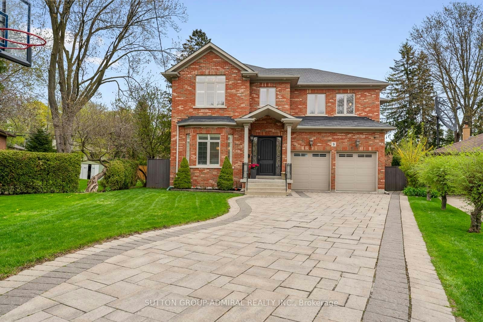 9 Cheshire Drive, Toronto, ON, M9B 2N7