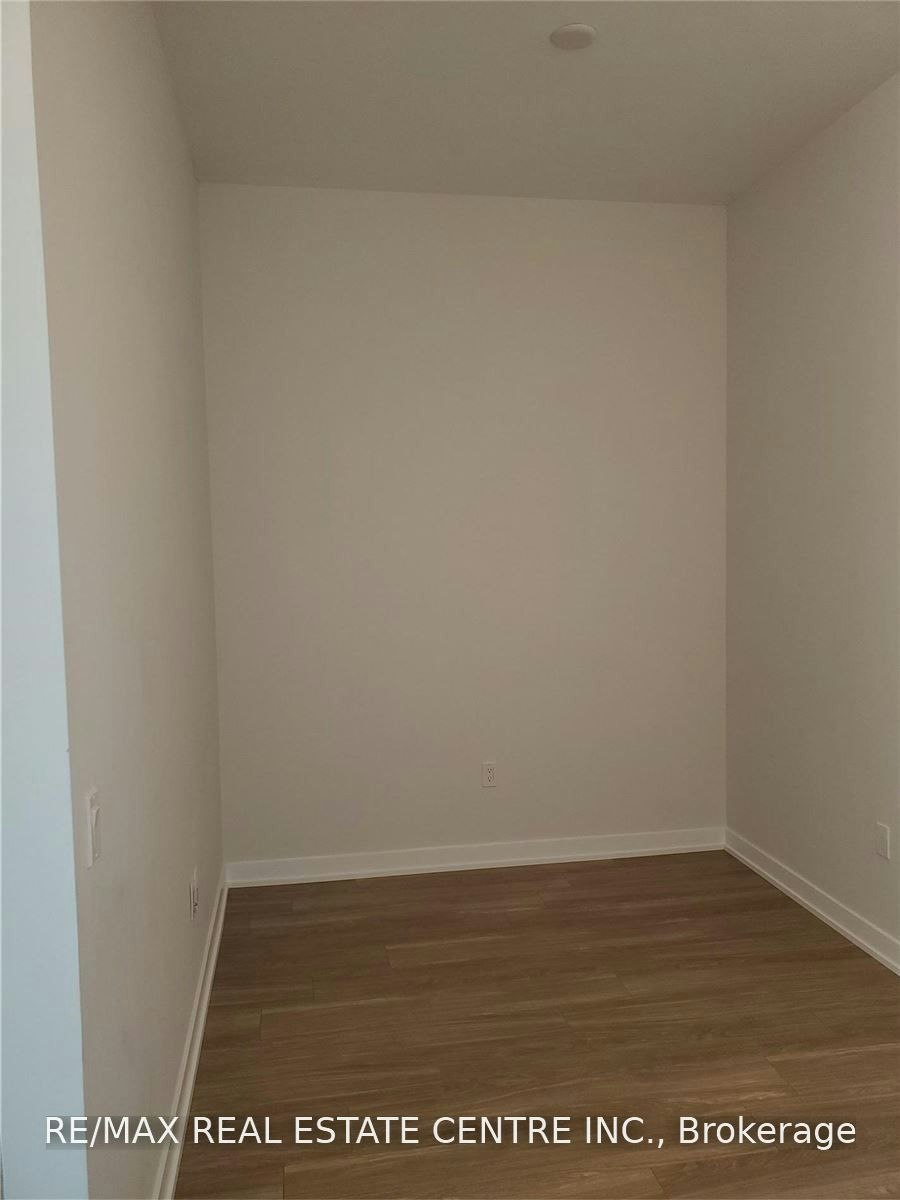 435-4055 Parkside Village Drive, Mississauga, ON, L5B 0K8 - 4