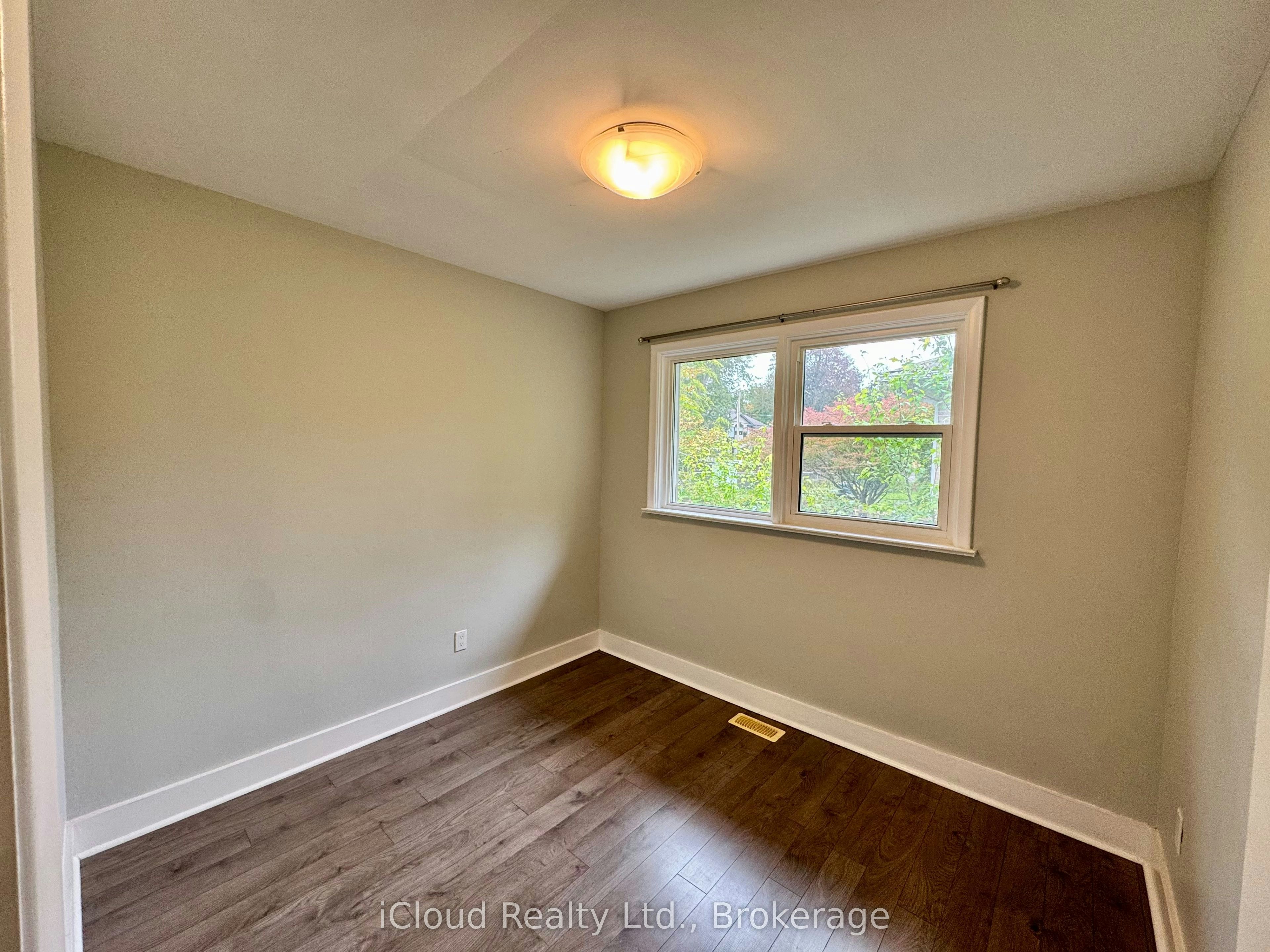 122 Selgrove Crescent, Oakville, ON, L6L 1L3 - 12