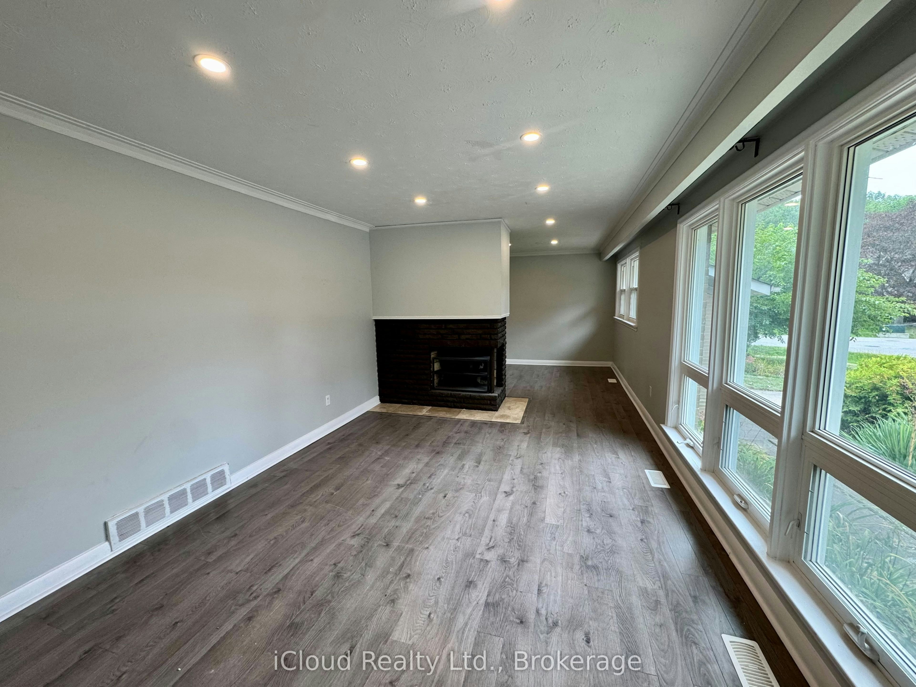 122 Selgrove Crescent, Oakville, ON, L6L 1L3 - 5