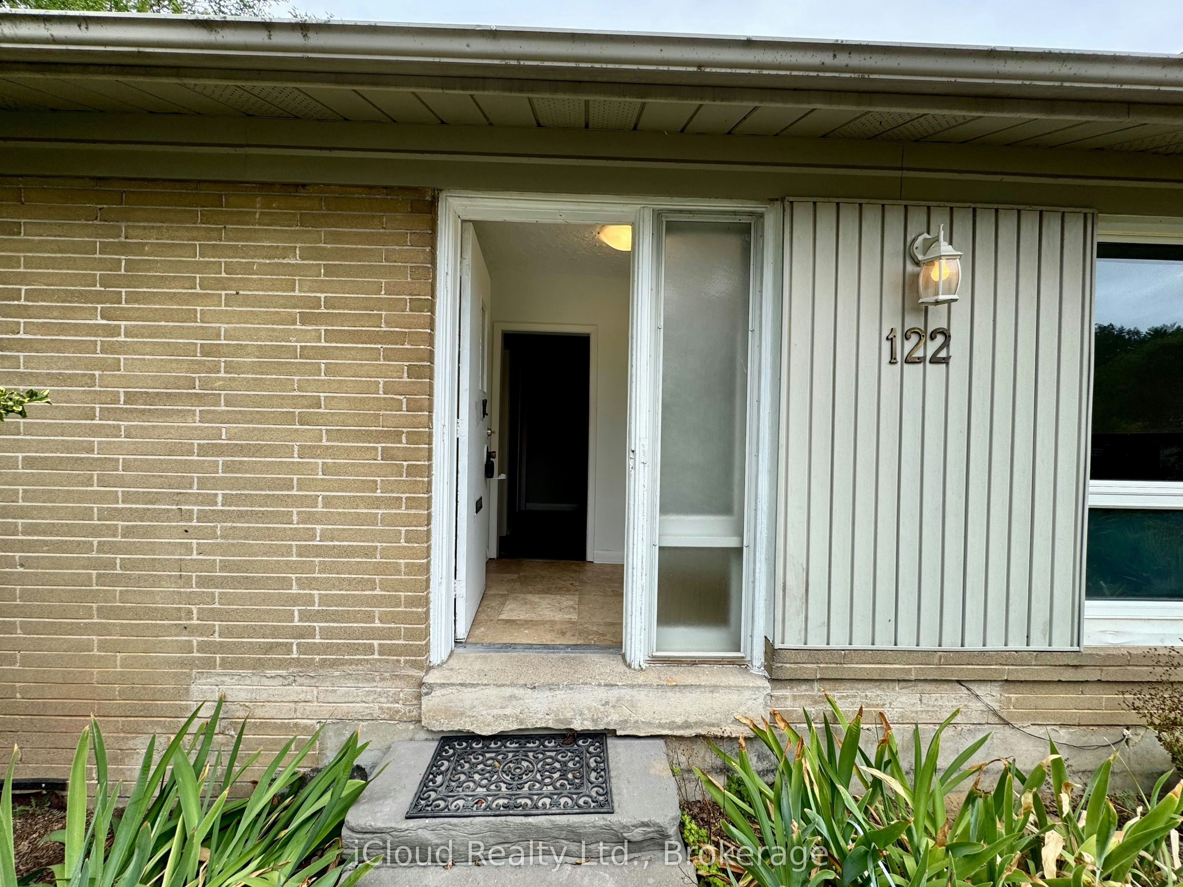 122 Selgrove Crescent, Oakville, ON, L6L 1L3 - 4