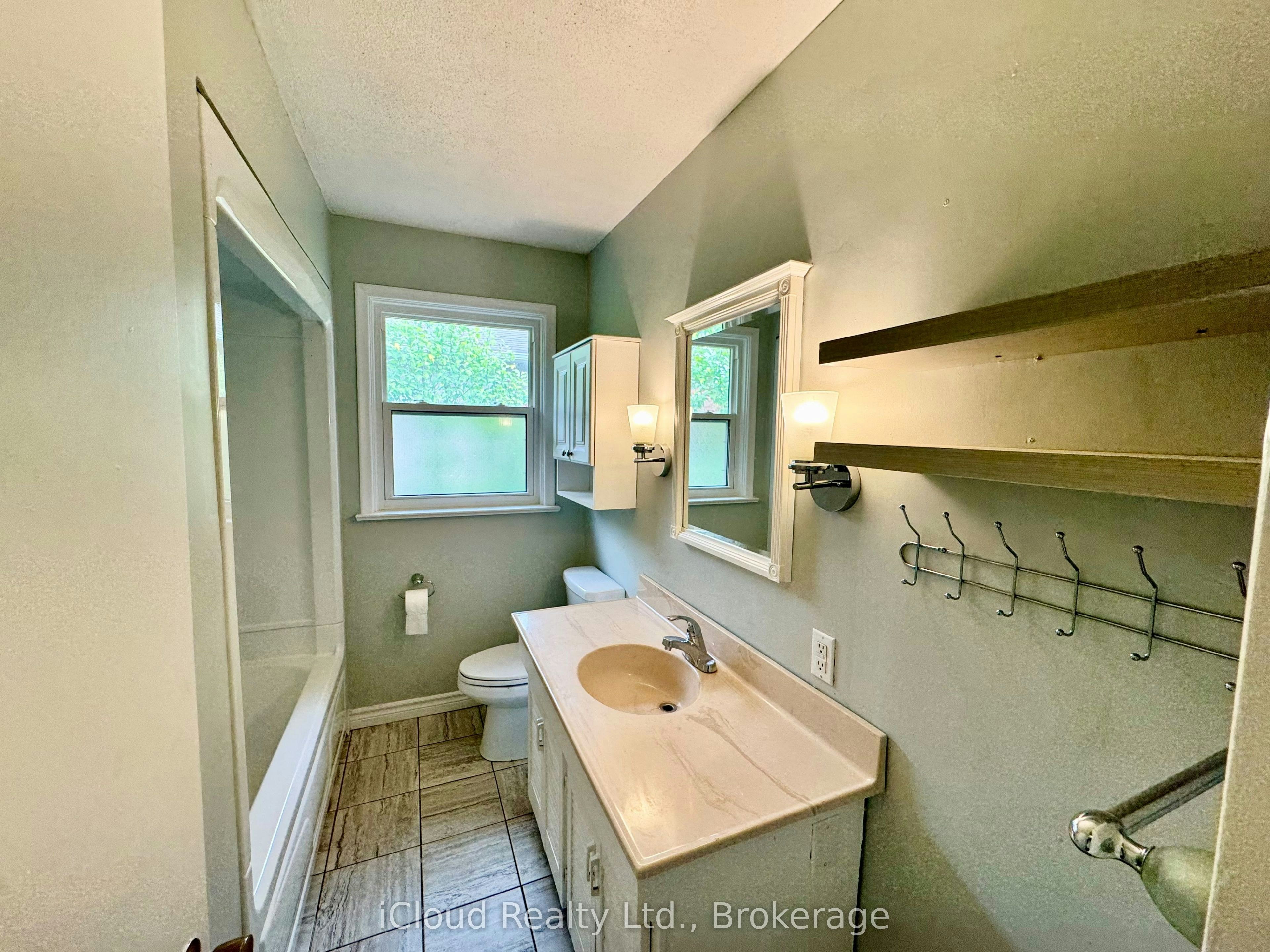 122 Selgrove Crescent, Oakville, ON, L6L 1L3 - 9