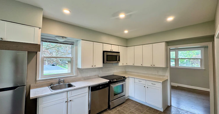 122 Selgrove Crescent, Oakville, ON, L6L 1L3 - 7