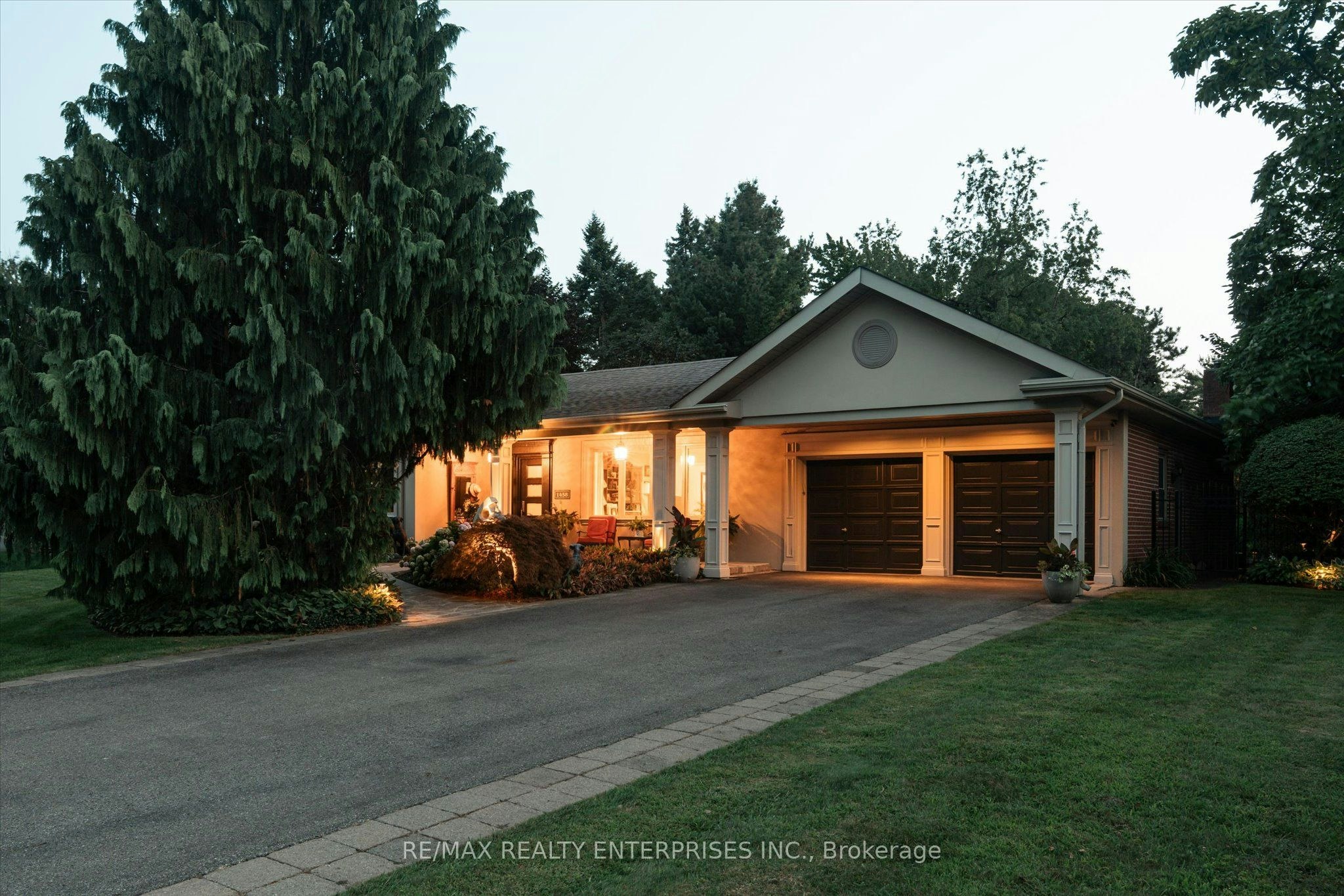 1458 Broadmoor Avenue, Mississauga, ON, L5G 3T5