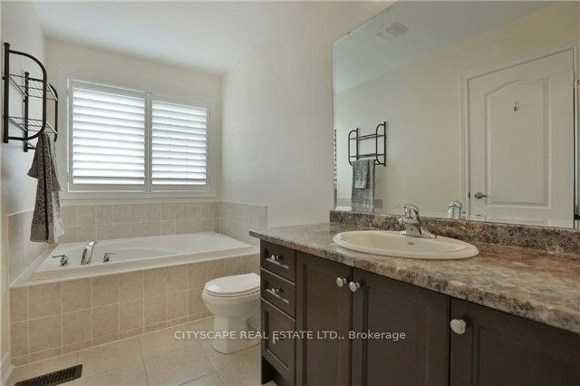 138 Sky Harbour Drive, Brampton, ON, L6Y 0V1 - 6