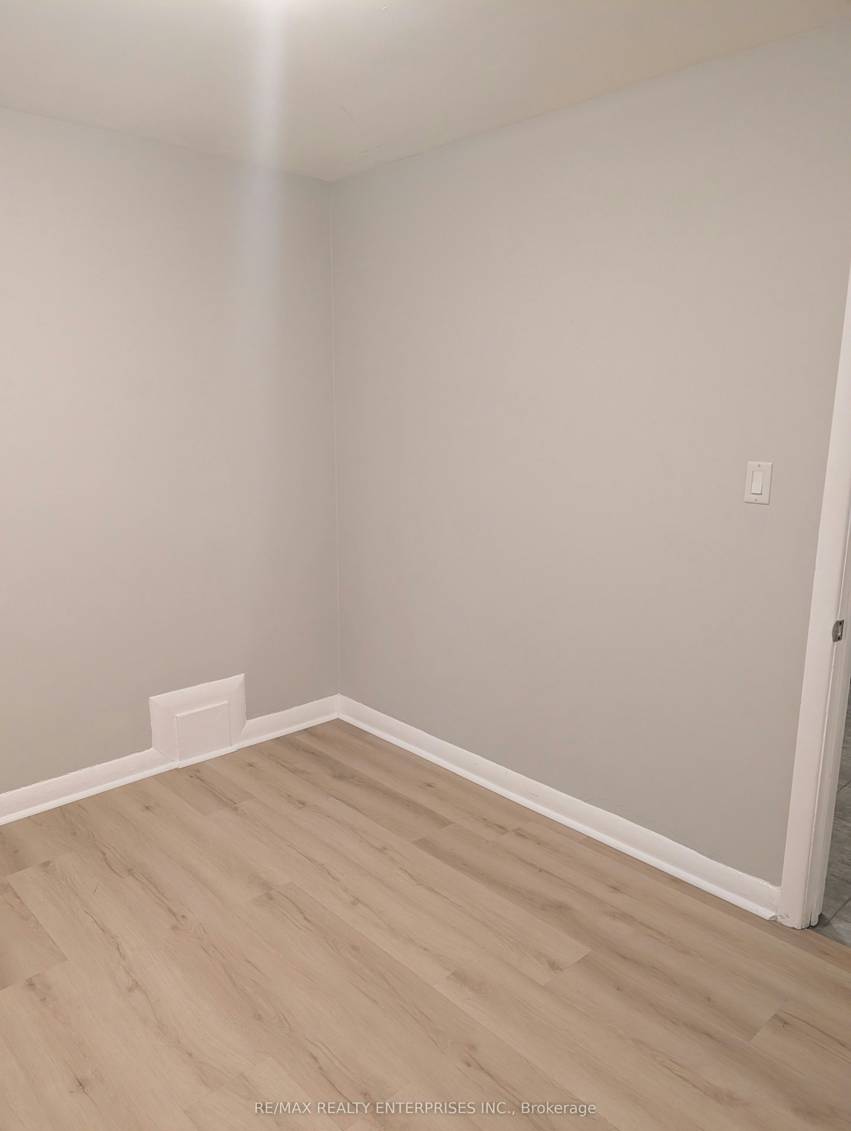 Apt 1-22 Peter Street S, Mississauga, ON, L5H 2G2 - 16