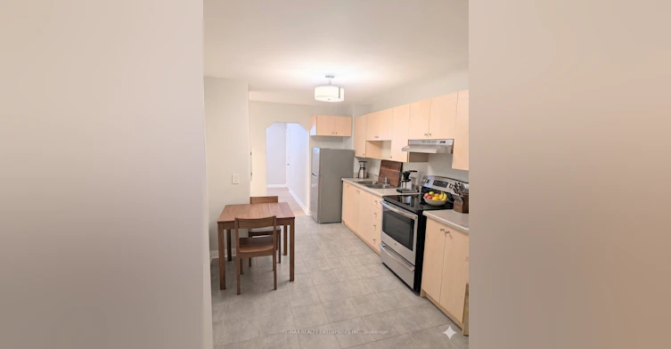 Apt 1-22 Peter Street S, Mississauga, ON, L5H 2G2 - 2