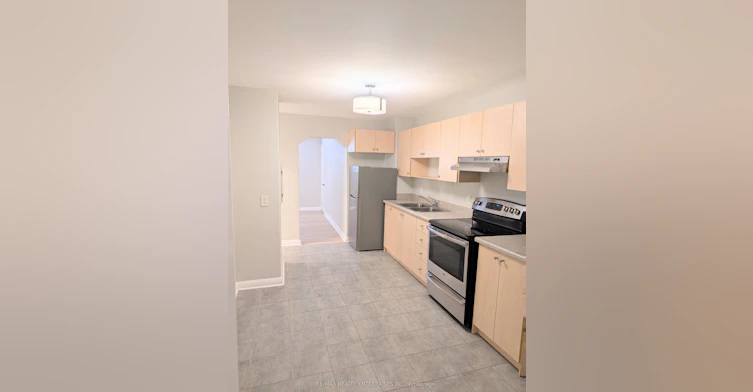 Apt 1-22 Peter Street S, Mississauga, ON, L5H 2G2