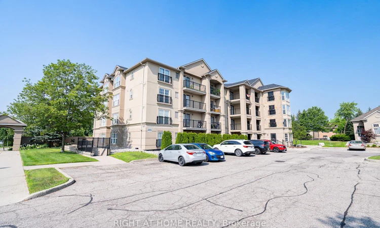 302-1471 Maple Avenue