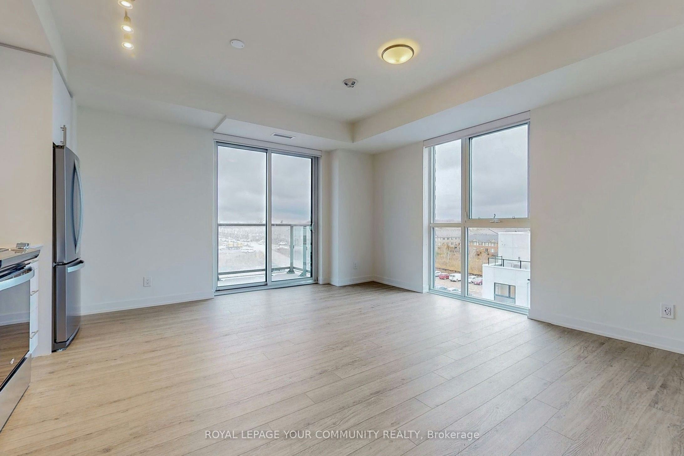 611-345 Wheat Boom Drive, Oakville, ON, L6H 7X5 - 2