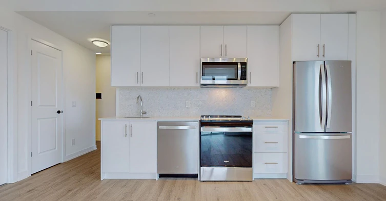 611-345 Wheat Boom Drive, Oakville, ON, L6H 7X5 - 4