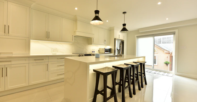 42 Viella Street, Toronto, ON, M6N 5C8 - 2