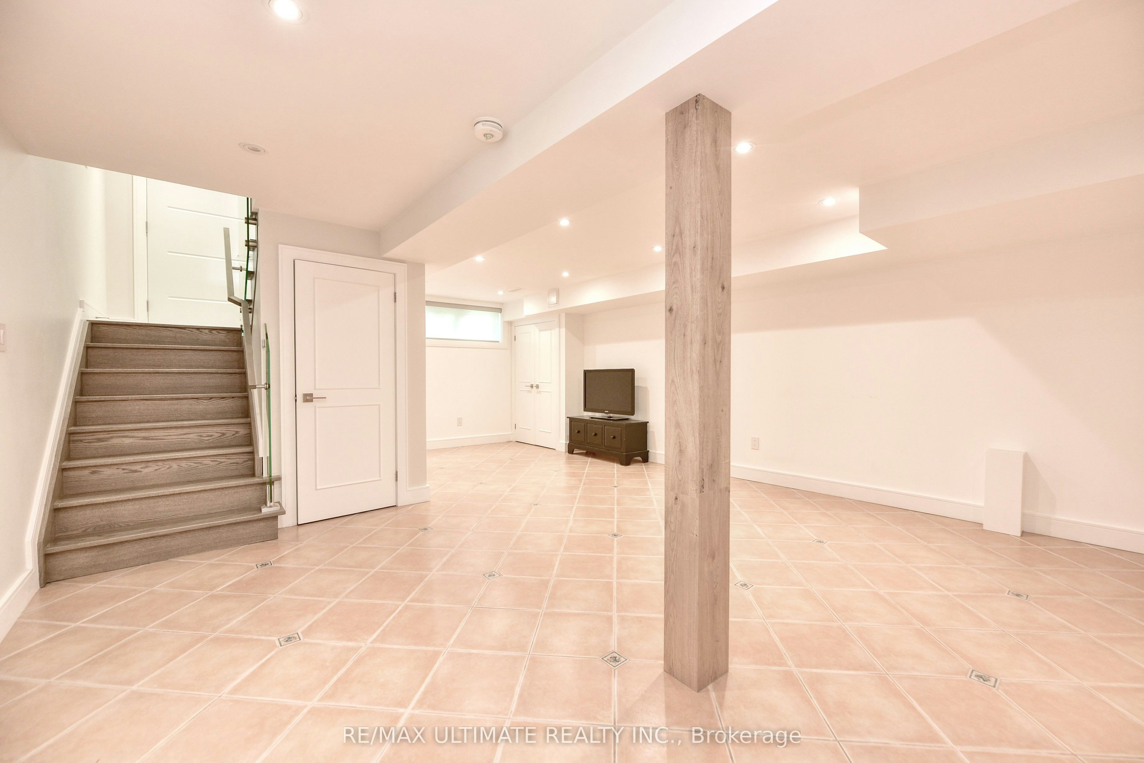 42 Viella Street, Toronto, ON, M6N 5C8 - 19