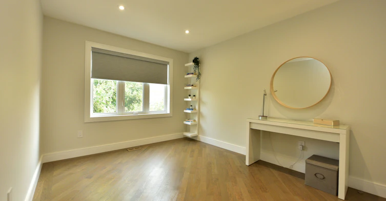 42 Viella Street, Toronto, ON, M6N 5C8 - 12