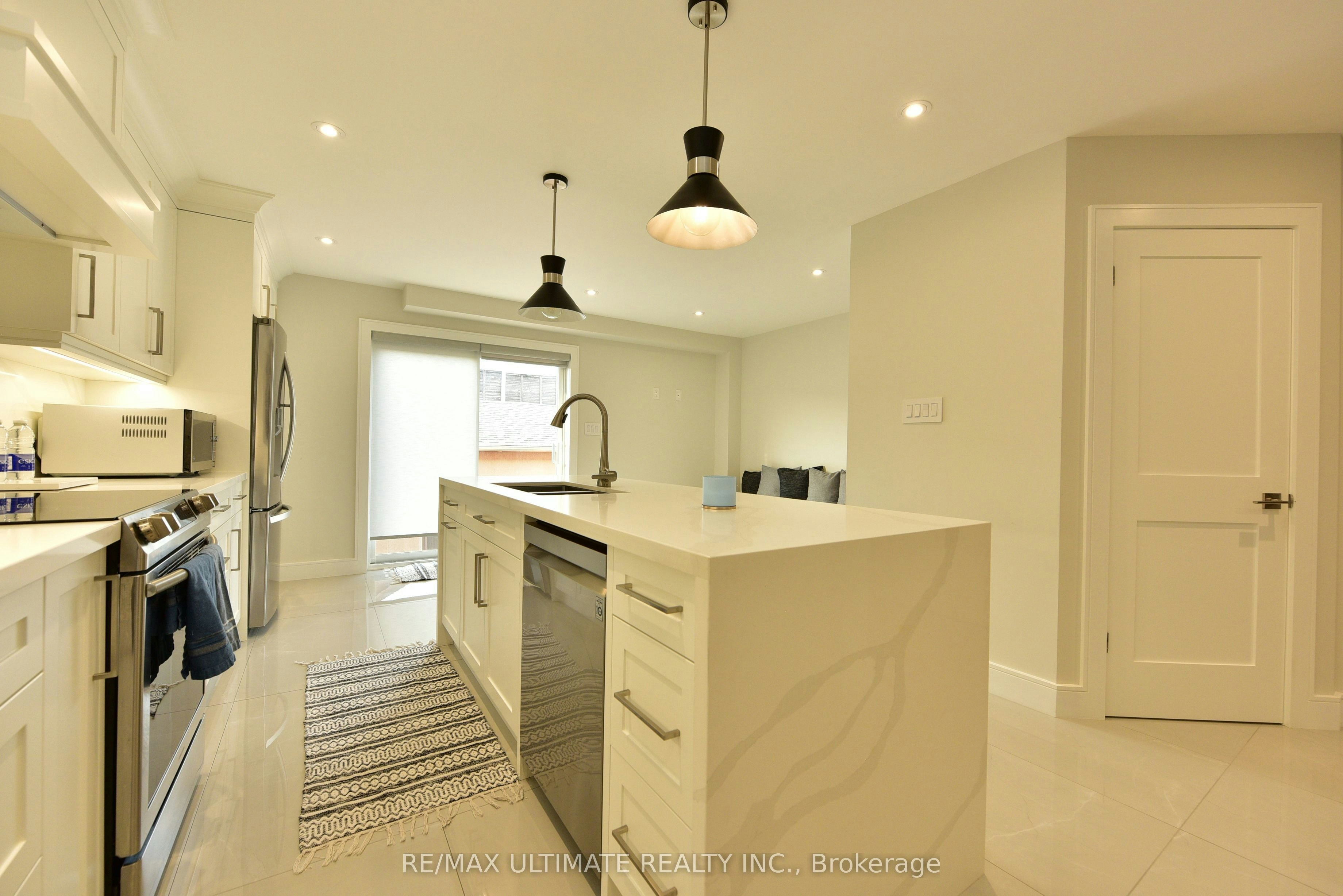 42 Viella Street, Toronto, ON, M6N 5C8 - 5