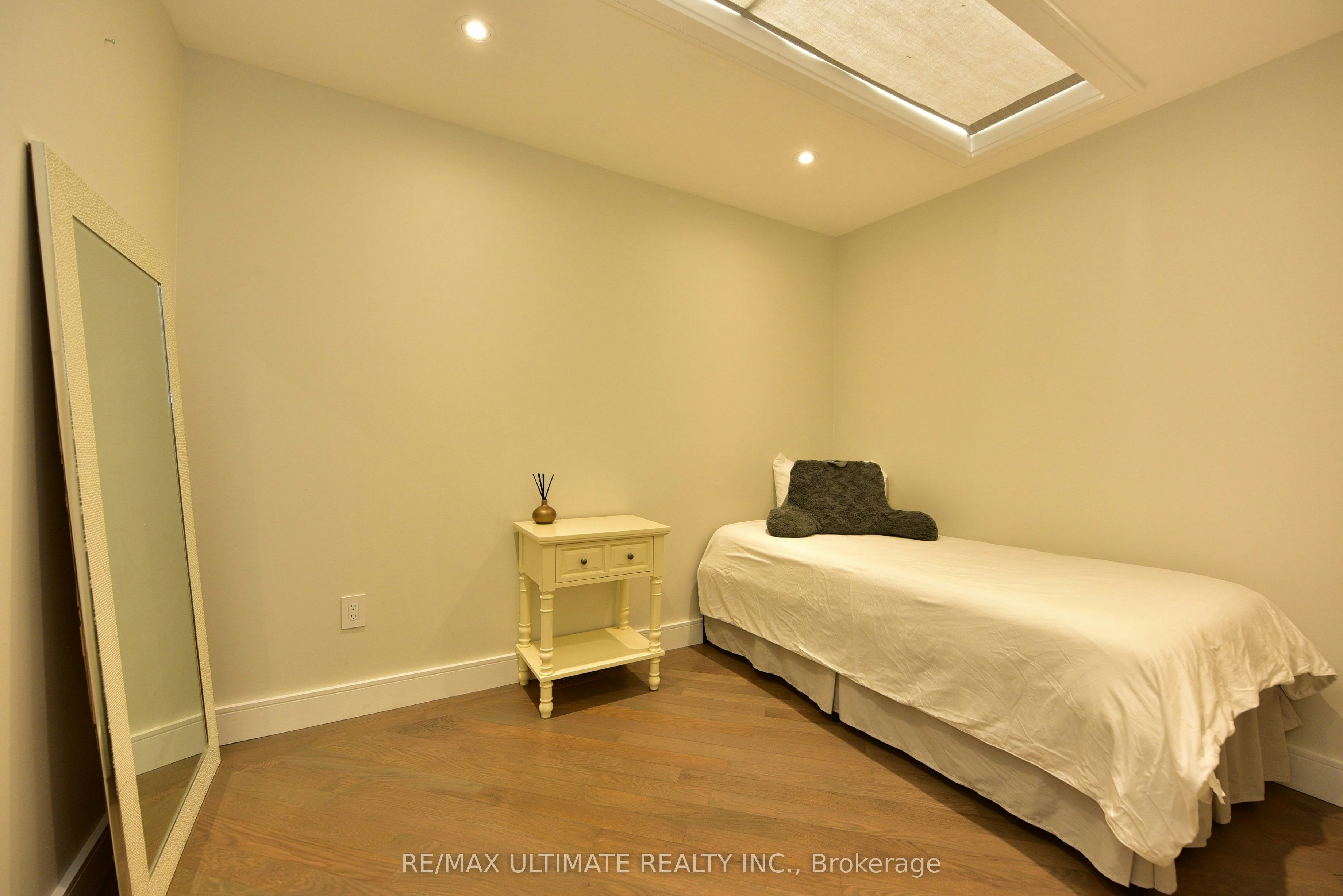 42 Viella Street, Toronto, ON, M6N 5C8 - 14