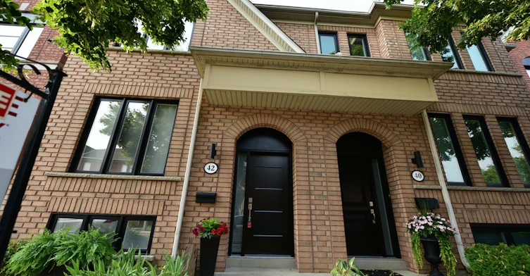 42 Viella Street, Toronto, ON, M6N 5C8