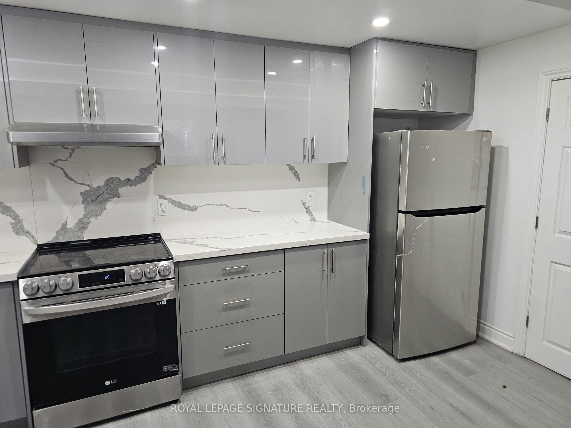 7590 Saint Barbara Boulevard, Mississauga, ON, L5W 0B7 - 3