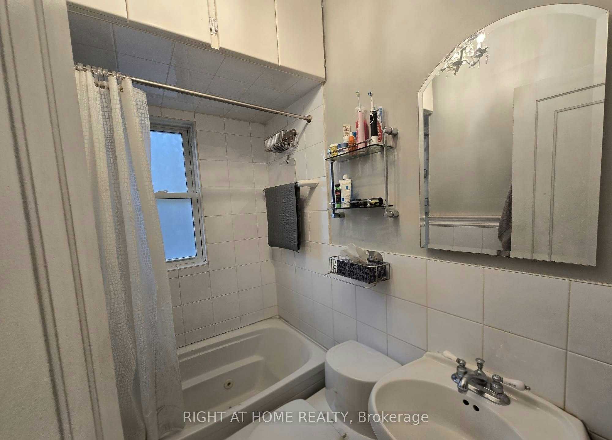 24 Third Street, Toronto, ON, M8V 2X6 - 6