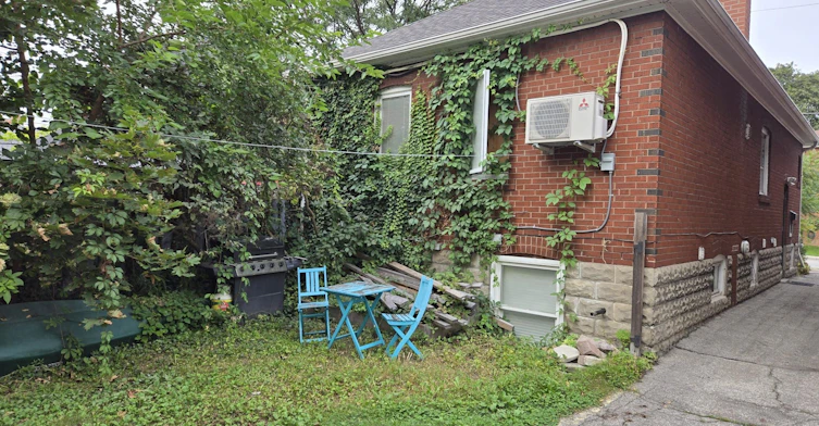 24 Third Street, Toronto, ON, M8V 2X6 - 2