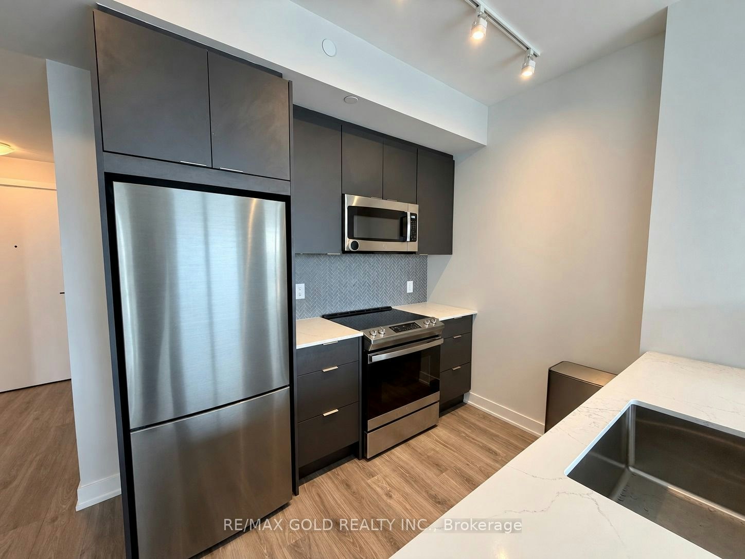 4403-430 Square One Drive, Mississauga, ON, L5B 0L6 - 4
