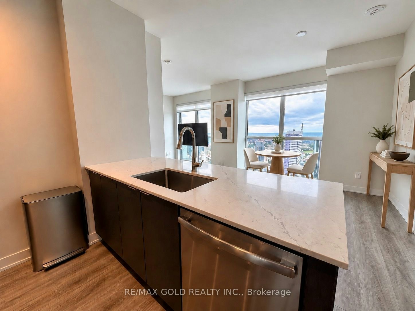 4403-430 Square One Drive, Mississauga, ON, L5B 0L6 - 5