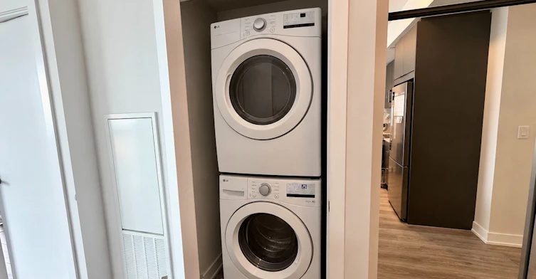 4403-430 Square One Drive, Mississauga, ON, L5B 0L6 - 25