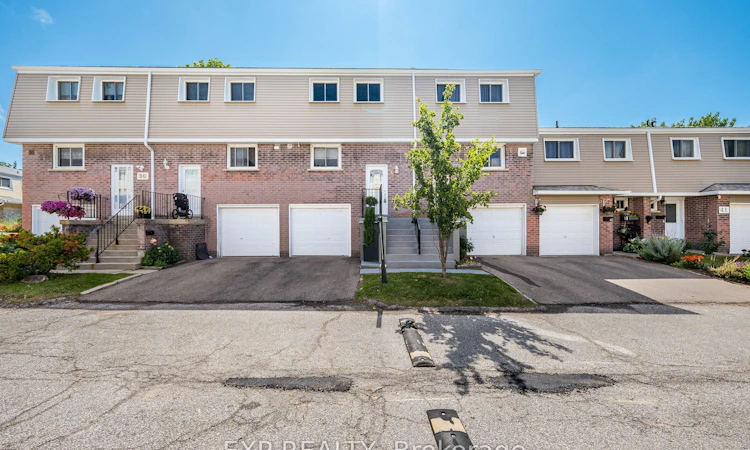 38-400 Mississauga Valley Boulevard