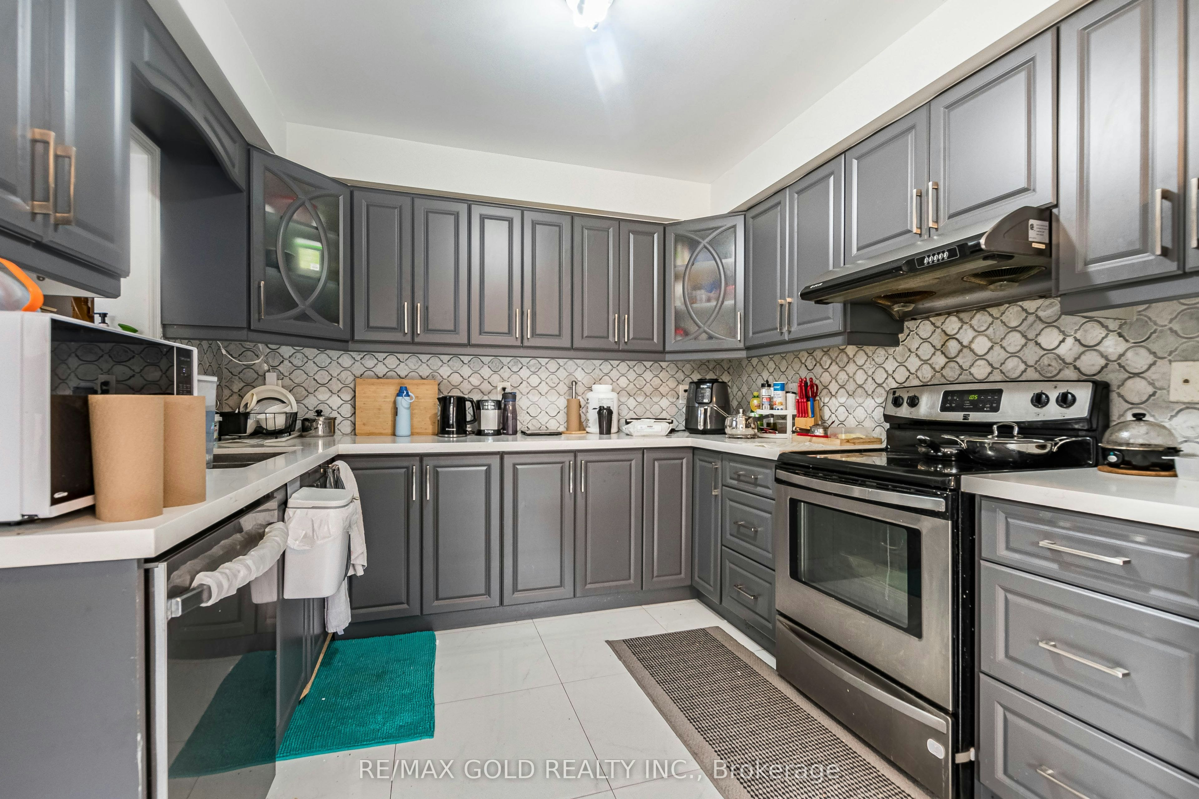 28 Pauline Crescent, Brampton, ON, L7A 2V4 - 14