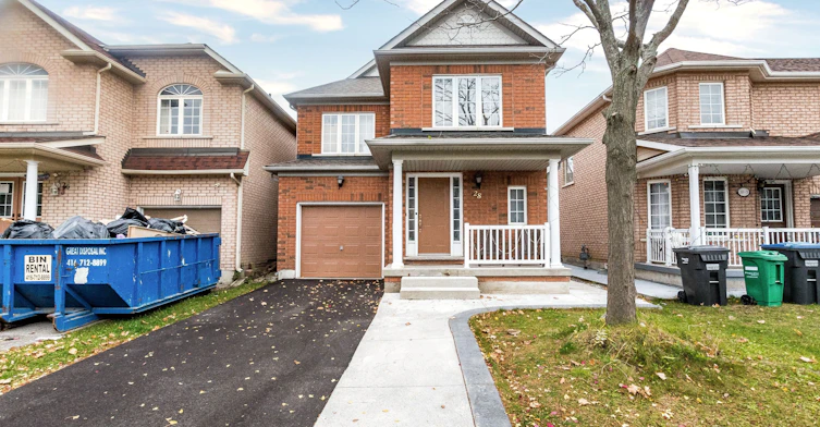 28 Pauline Crescent, Brampton, ON, L7A 2V4