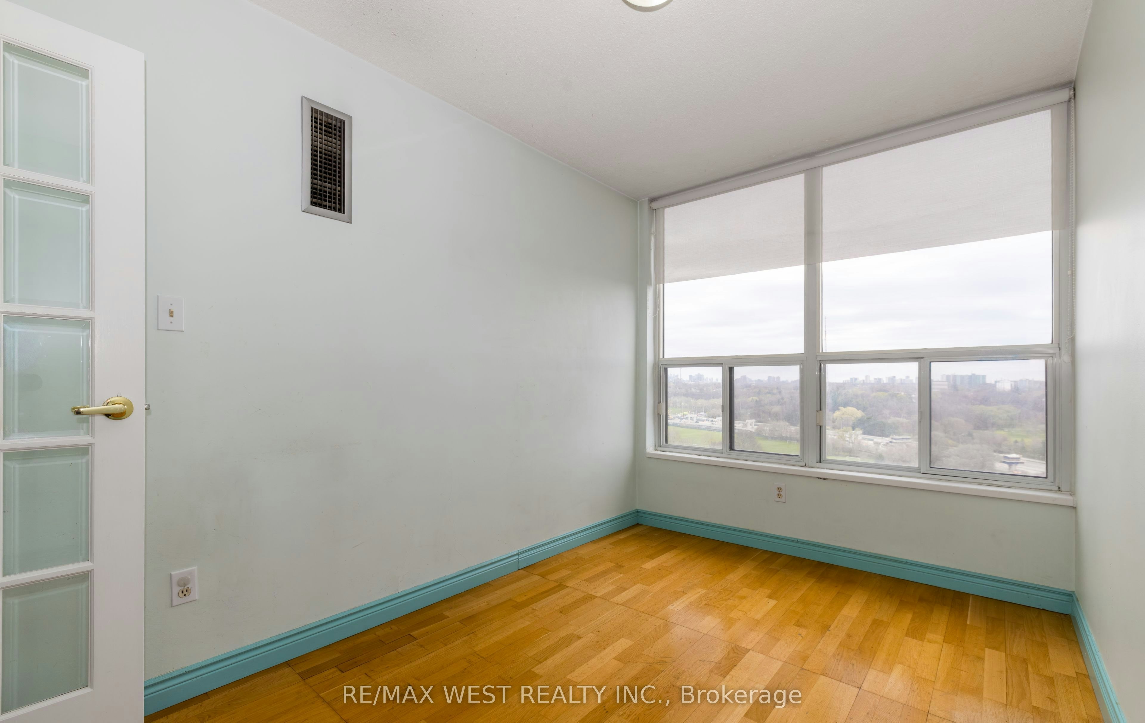 1503-85 Emmett Avenue, Toronto, ON, M6M 5A2 - 19