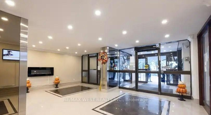 1503-85 Emmett Avenue, Toronto, ON, M6M 5A2 - 2
