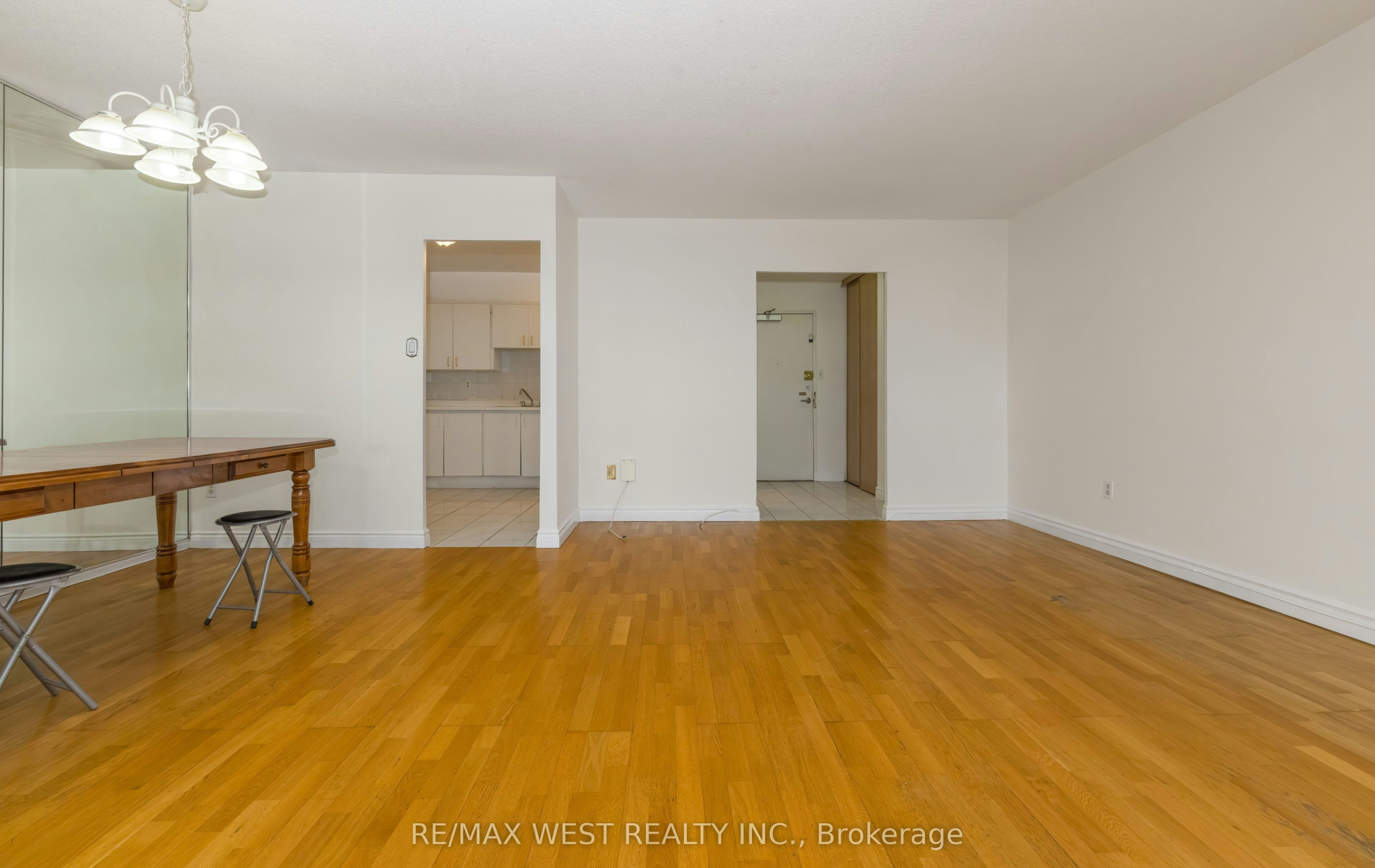 1503-85 Emmett Avenue, Toronto, ON, M6M 5A2 - 14
