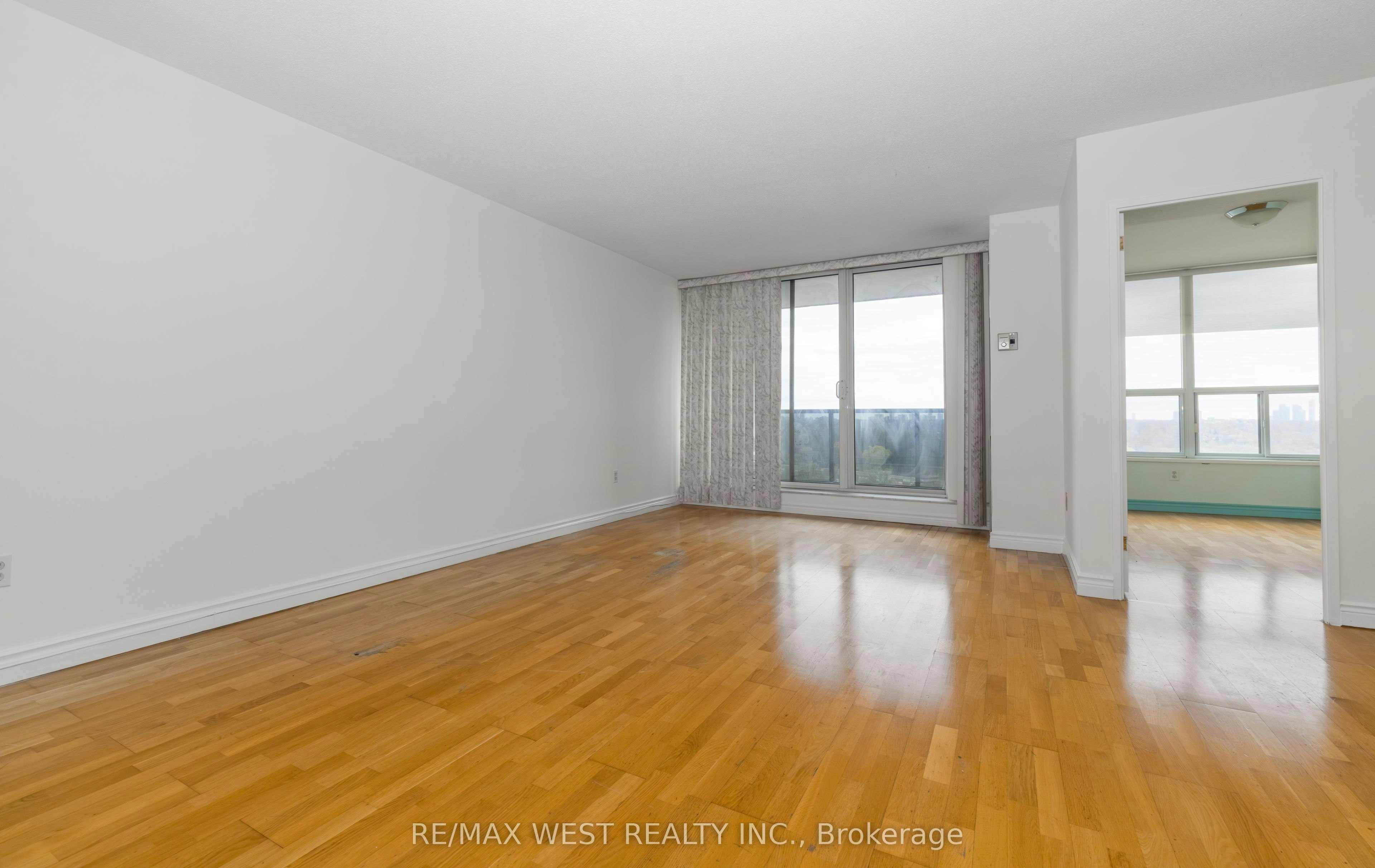 1503-85 Emmett Avenue, Toronto, ON, M6M 5A2 - 11
